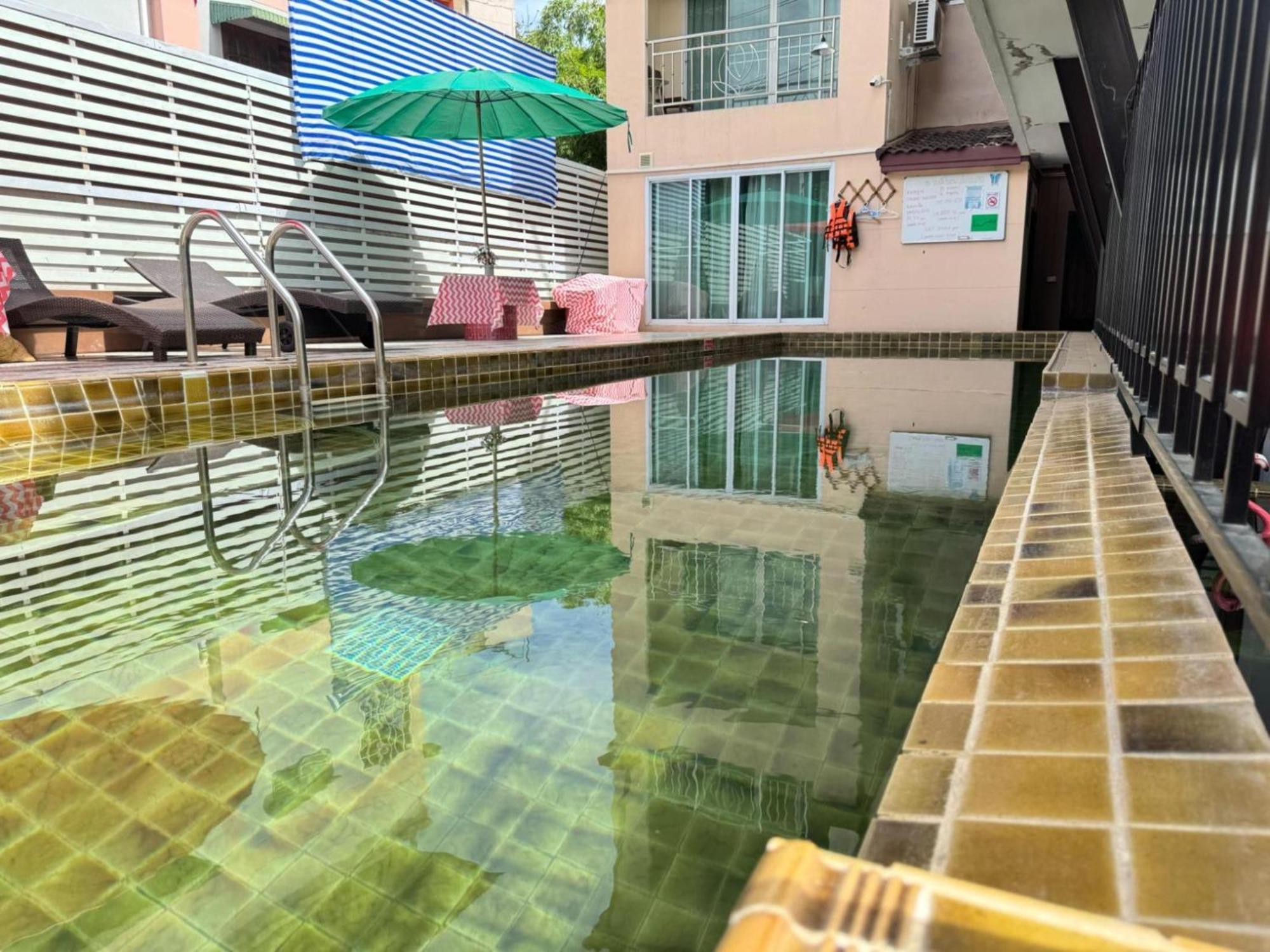 Collection O Bupamontra Chiangmai Hotel Chiang Mai Exterior photo